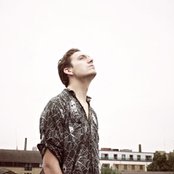 Gabriel Bruce - List pictures