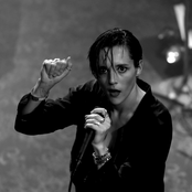 Savages - List pictures
