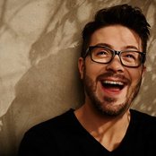 Danny Gokey - List pictures