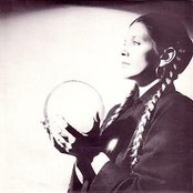 Lene Lovich - List pictures