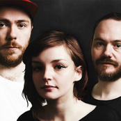 Chvrches - List pictures
