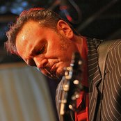 David Gogo - List pictures