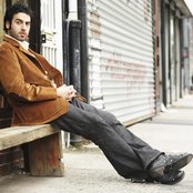 Ari Hest - List pictures