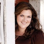 Melissa Lawson - List pictures