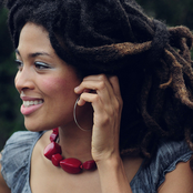 Valerie June - List pictures
