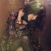 Jillette Johnson - List pictures