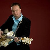 David Gogo - List pictures