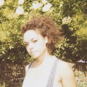 Andreya Triana - List pictures