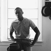 Leon Bridges - List pictures