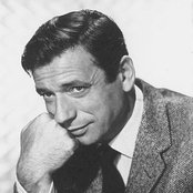 Yves Montand - List pictures