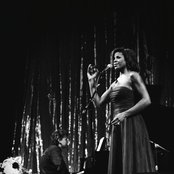 Nicole Henry - List pictures