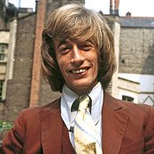 Robin Gibb - List pictures
