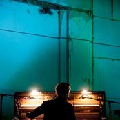 Dustin O'halloran - List pictures