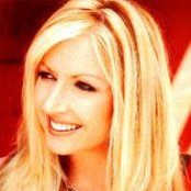 Martha Munizzi - List pictures