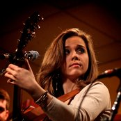 Sierra Hull - List pictures