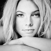 Ania Dabrowska - List pictures