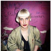 Molly Nilsson - List pictures