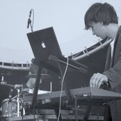 Robert Logan - List pictures