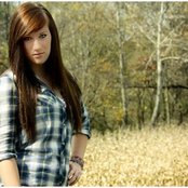 Whitney Wiatt - List pictures