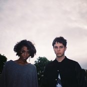 Alunageorge - List pictures