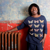 Joan Armatrading - List pictures