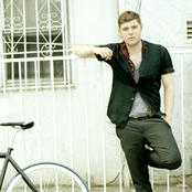 Daniel Merriweather - List pictures