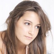 Davina Leone - List pictures