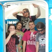 Destroy The Runner - List pictures