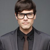 Jaron And The Long Road To Love - List pictures