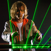 Jean Michel Jarre - List pictures