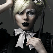 Kerli - List pictures
