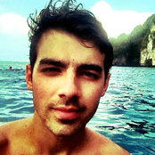 Joe Jonas - List pictures