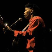 Guy Davis - List pictures