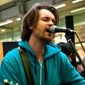 Fyfe Dangerfield - List pictures