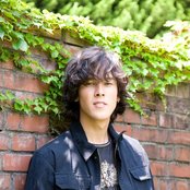 Justin Nozuka - List pictures