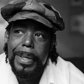 Barry White - List pictures