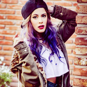 Martina Stoessel - List pictures