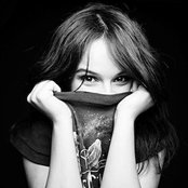 Gabrielle Aplin - List pictures