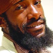 Junior Kelly - List pictures