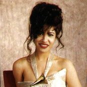 Selena - List pictures