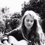Marika Hackman - List pictures