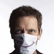 Hugh Laurie - List pictures