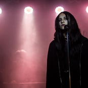 Nicole Sabouné - List pictures