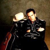 Moot Davis - List pictures