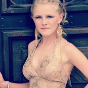 Hollie Cavanagh - List pictures