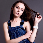 Hannah Diamond - List pictures