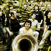 Esne Beltza - List pictures