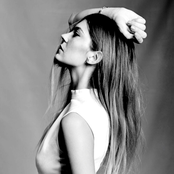 Rosie Lowe - List pictures