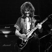 Manny Charlton - List pictures