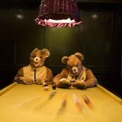 2 Bears - List pictures